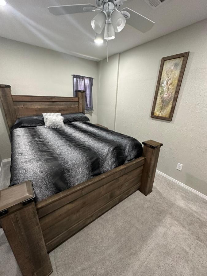 2 Bedroom Luxury Home.. Wooden Floors And Ceilings Далас Екстериор снимка